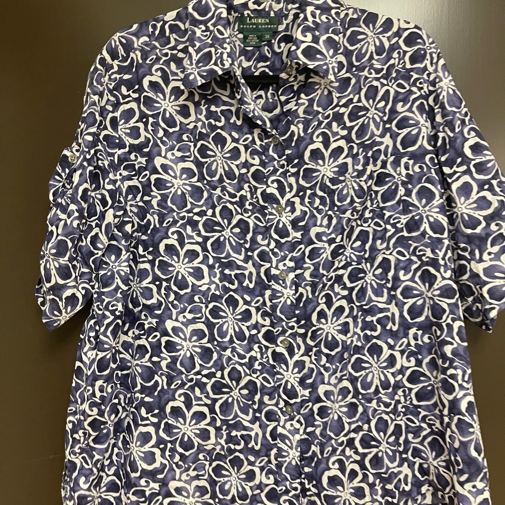 EUC Lauren Ralph Lauren Women’s Top
